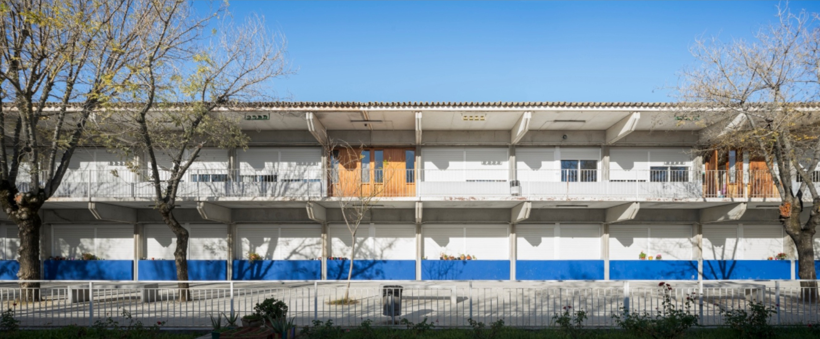 Aljarafe School by Fernando Higueras and Antonio Miró. Photograph by Juanca Lagares.