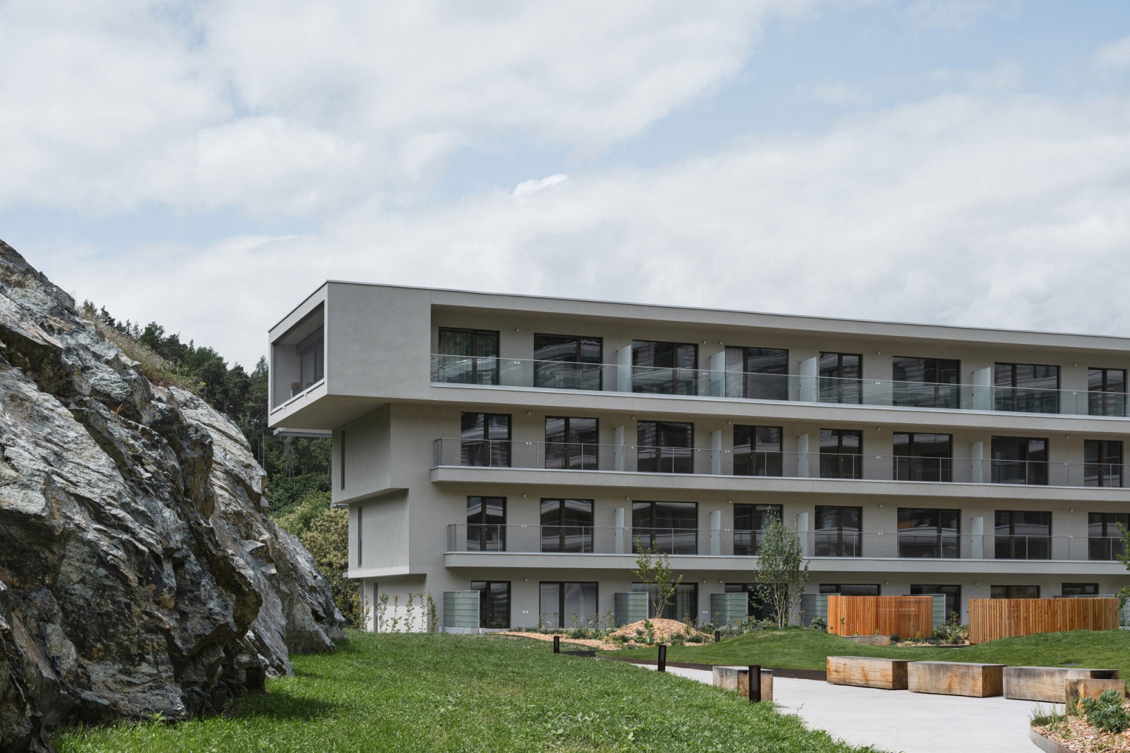 Diorit Residence por Architekti DRNH. Fotografía por Pavel Barták.