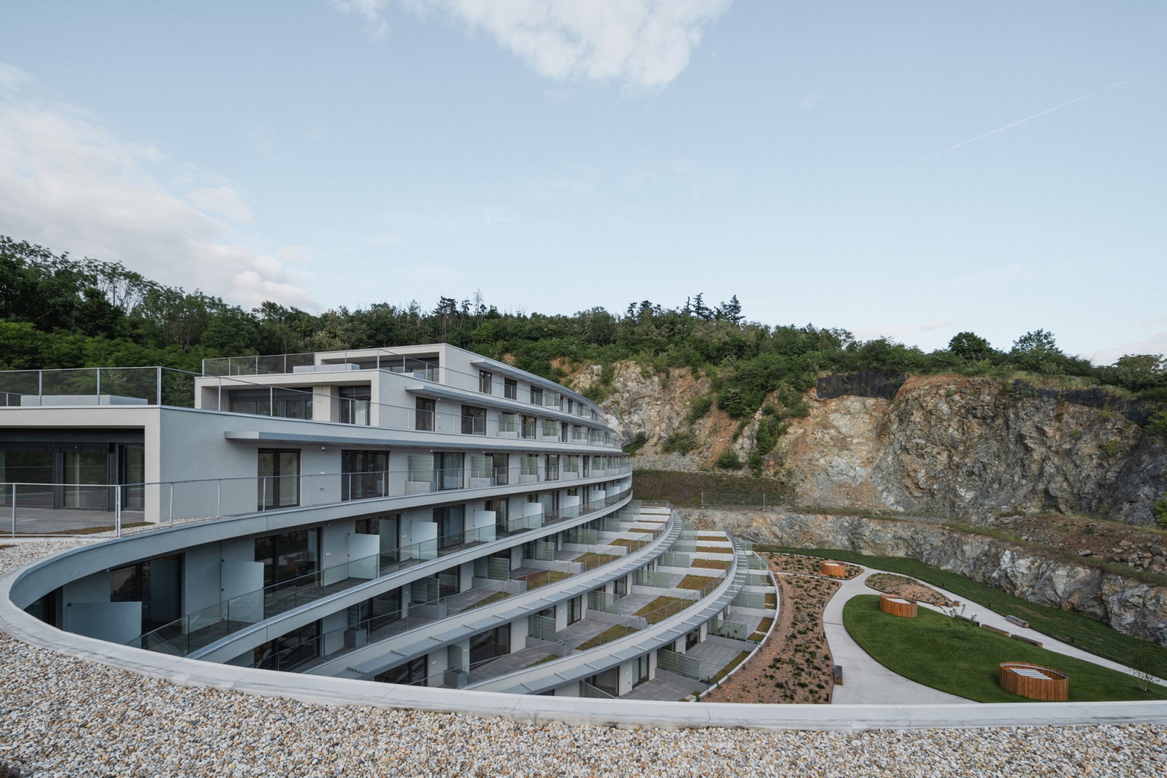 Diorit Residence por Architekti DRNH. Fotografía por Pavel Barták.