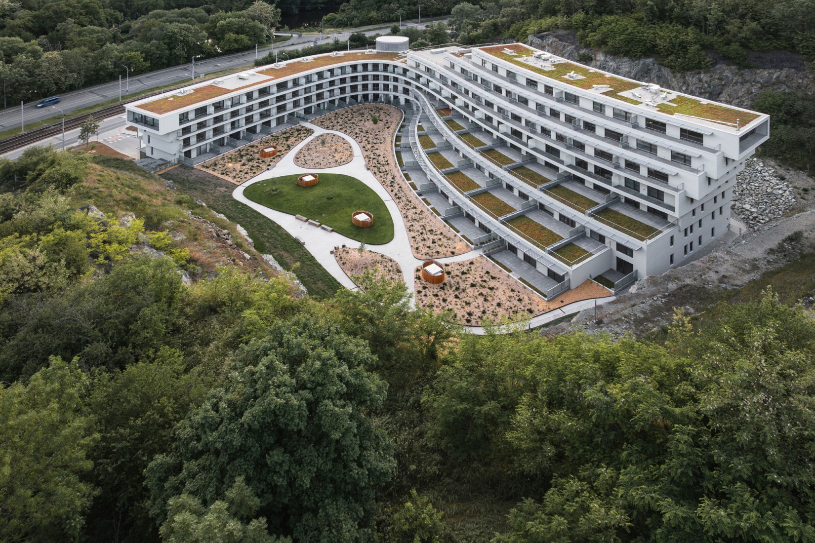 Diorit Residence por Architekti DRNH. Fotografía por Pavel Barták.