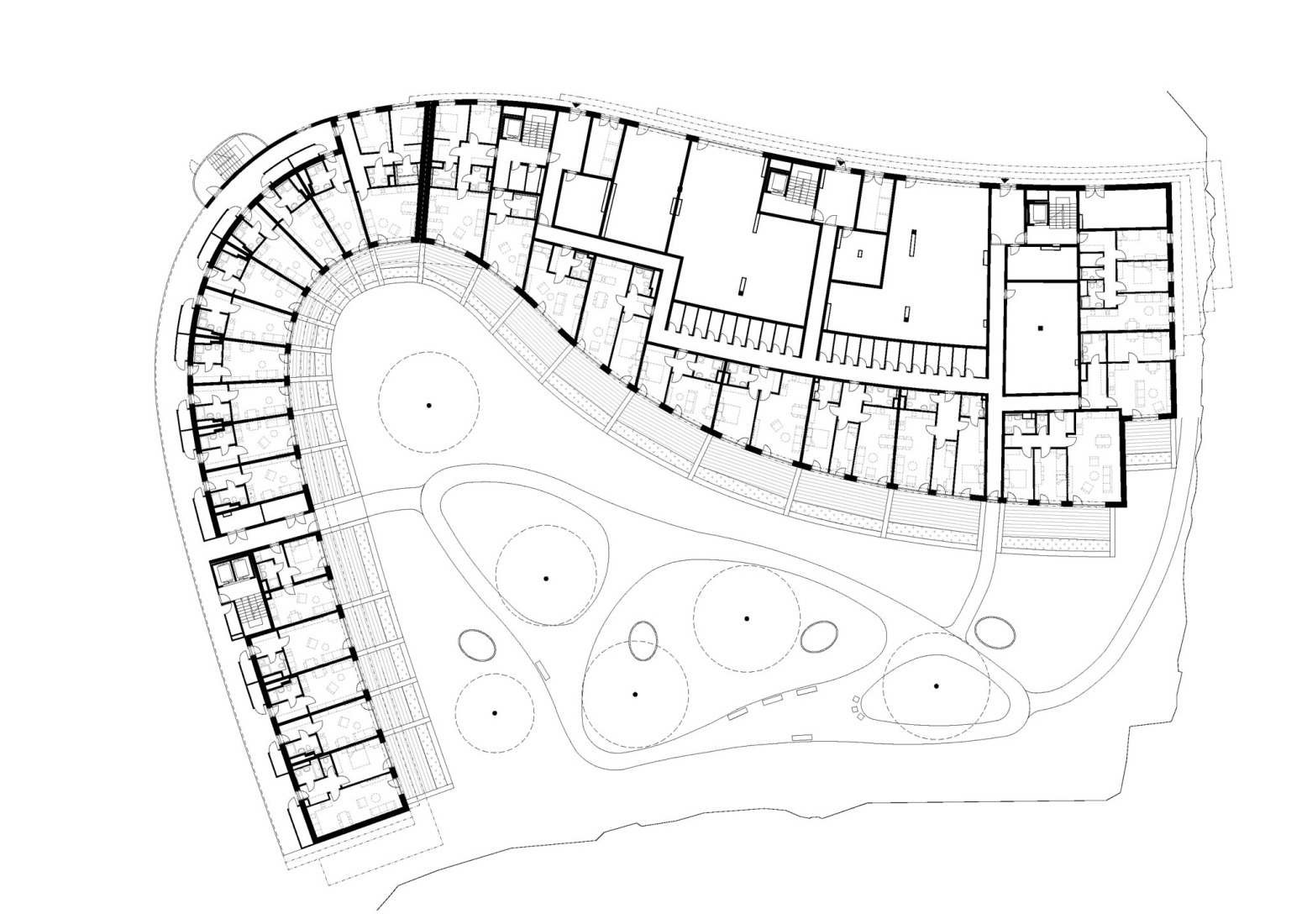 Plano de planta baja. Diorit Residence por Architekti DRNH. 