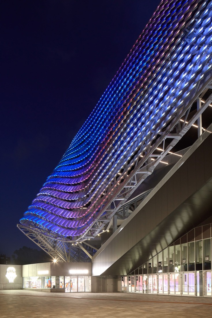 Roig Arena por HOK y ERRE. Fotografía por Hufton + Crow.