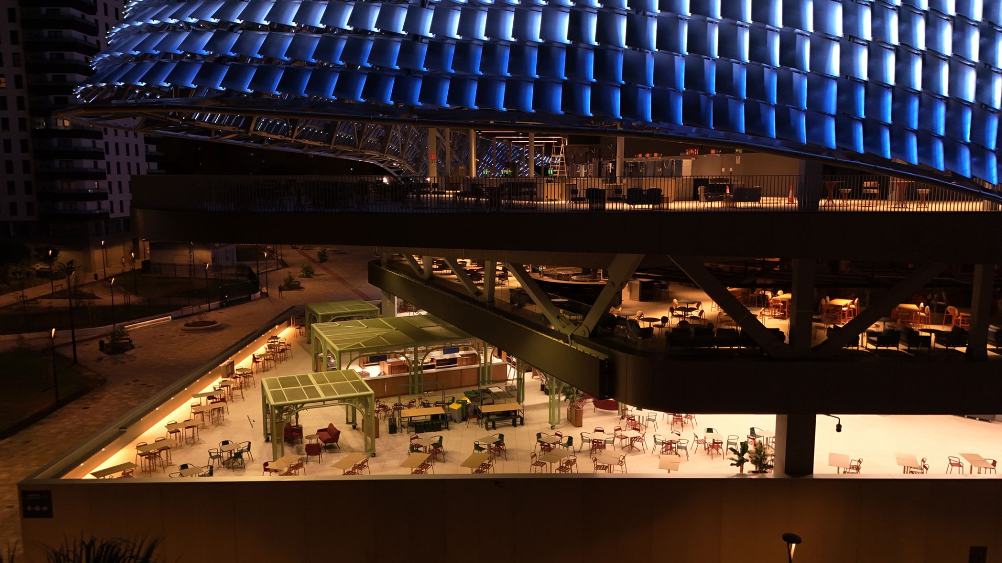 Roig Arena por HOK y ERRE. Fotografía por Hufton + Crow.