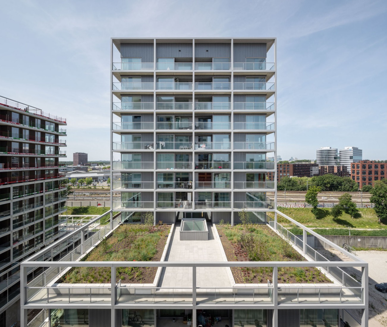Complejo de viviendas sociales «De Vrijheid» por Atelier Kempe Thill architects and planners. Fotografía por Ulrich Schwarz.