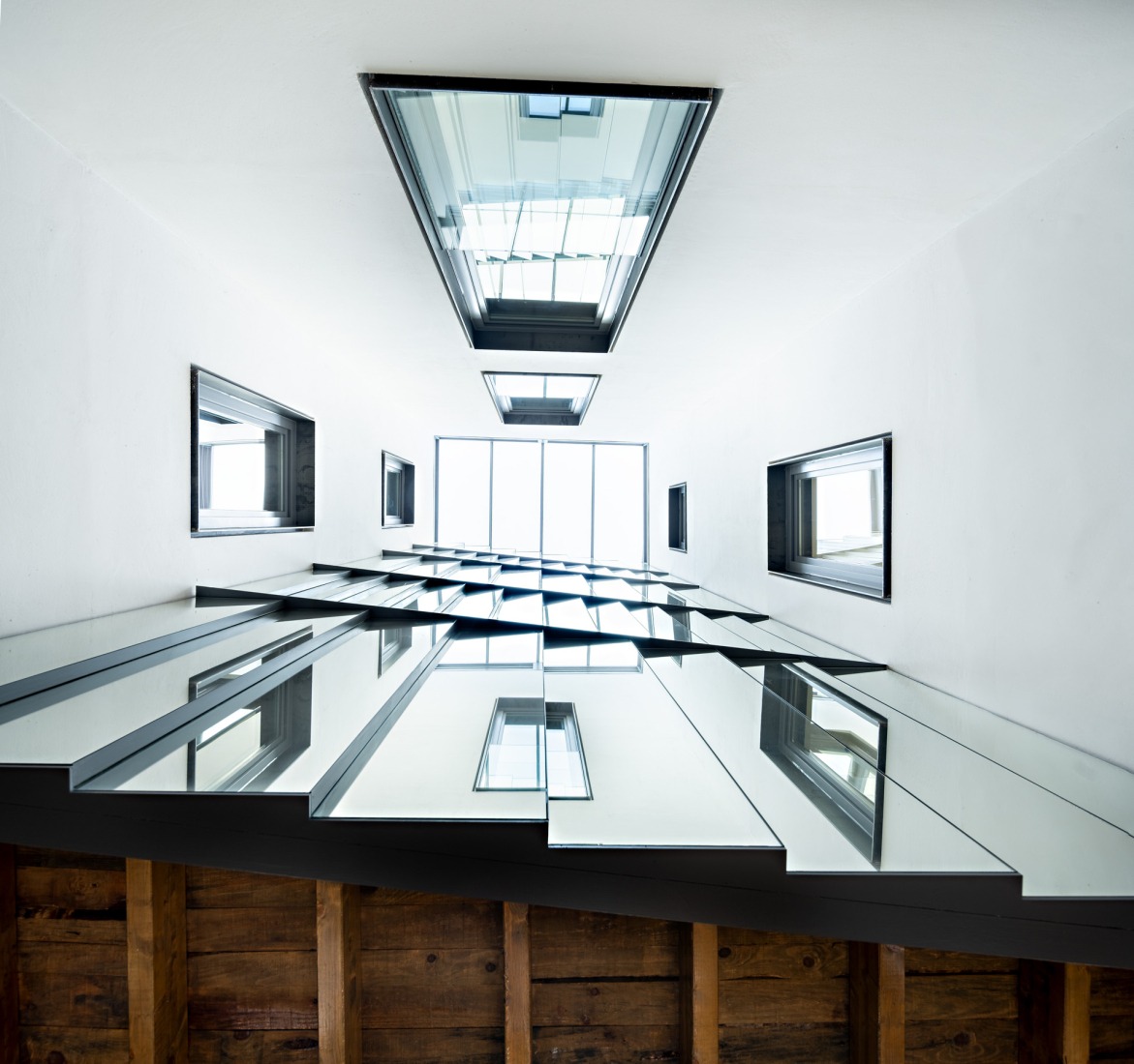 Seven-room hostel by Alejandro Muñoz Miranda. Photography by Javier Callejas, Seville.