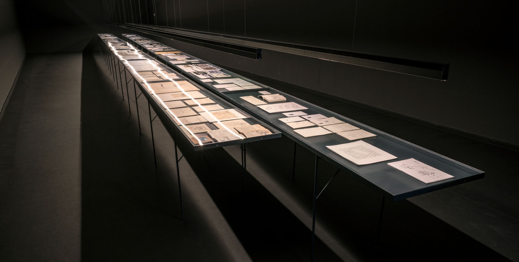 Dibujos de arquitecturas. Colección Primitivo González. Fotografía por Ricardo González.