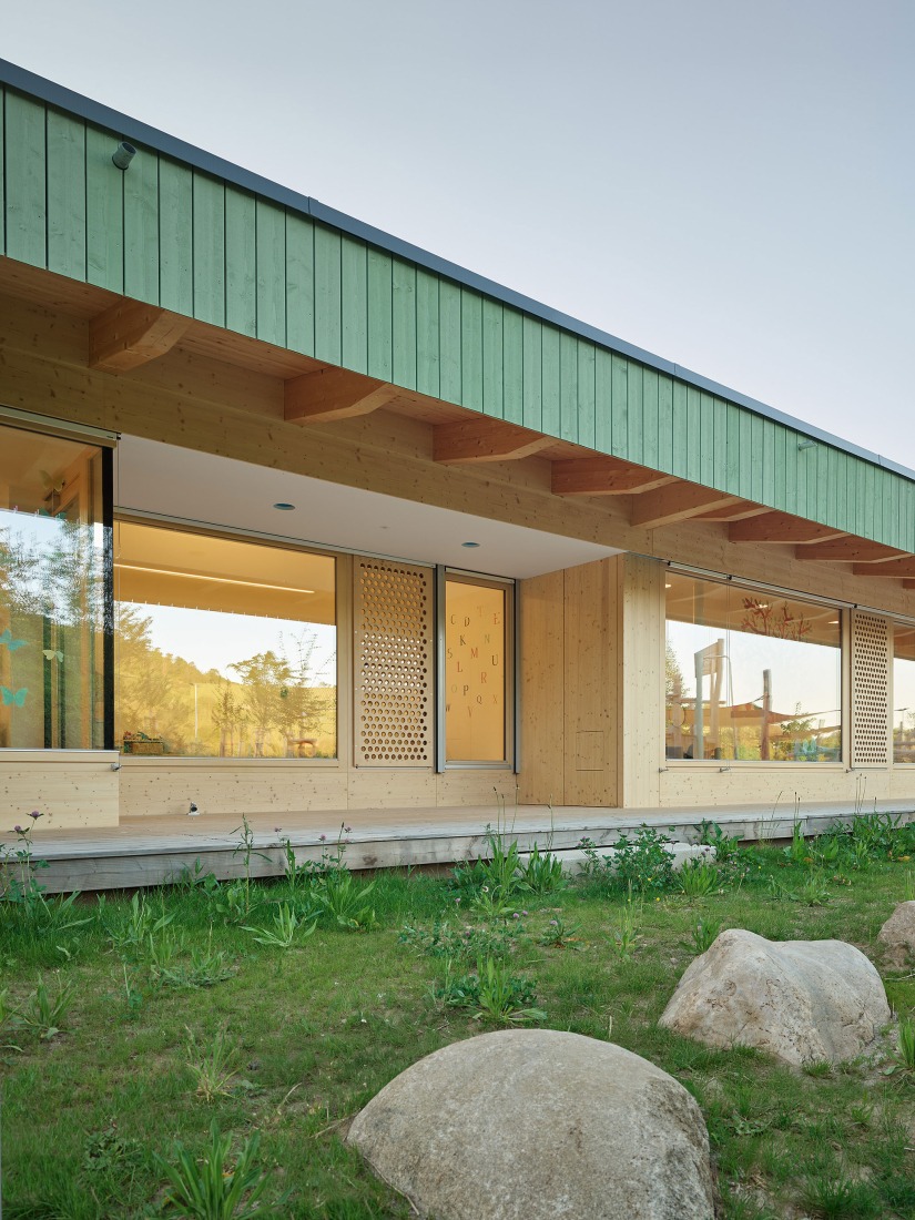 Guardería Koppelesbach por schleicher.ragaller architekten. Fotografía por Zooey Braun.