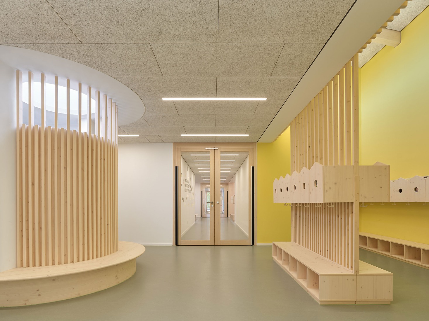 Guardería Koppelesbach por schleicher.ragaller architekten. Fotografía por Zooey Braun.