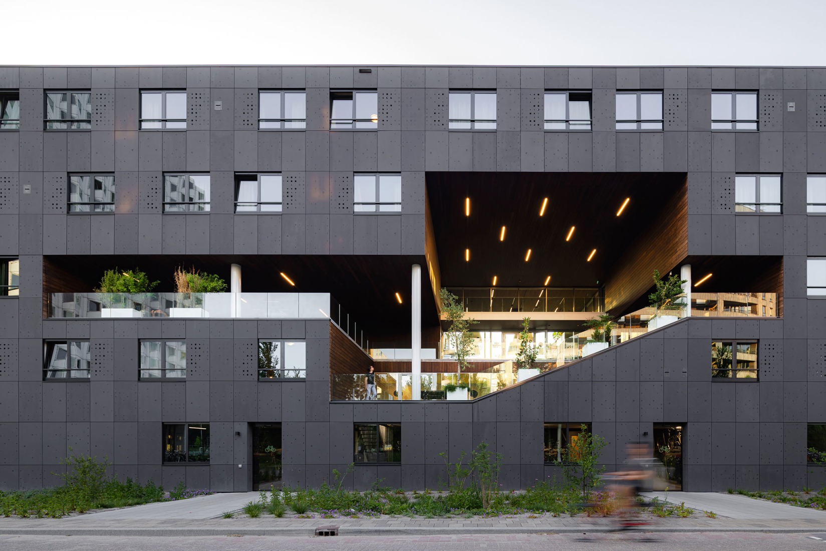 Suite 9 por Studioninedots. Fotografía por Sebastian van Damme.