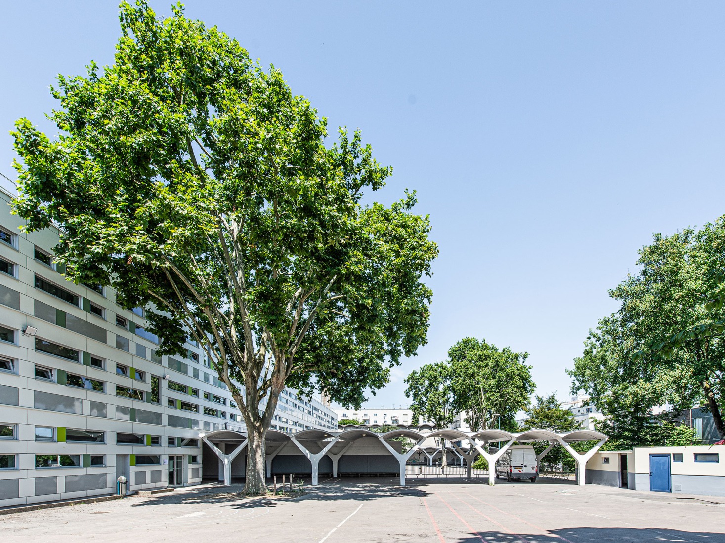 Escuela Marcel Cachin y Centro de Ocio Siloé por Swan architectes. Fotografía por Swan architectes.