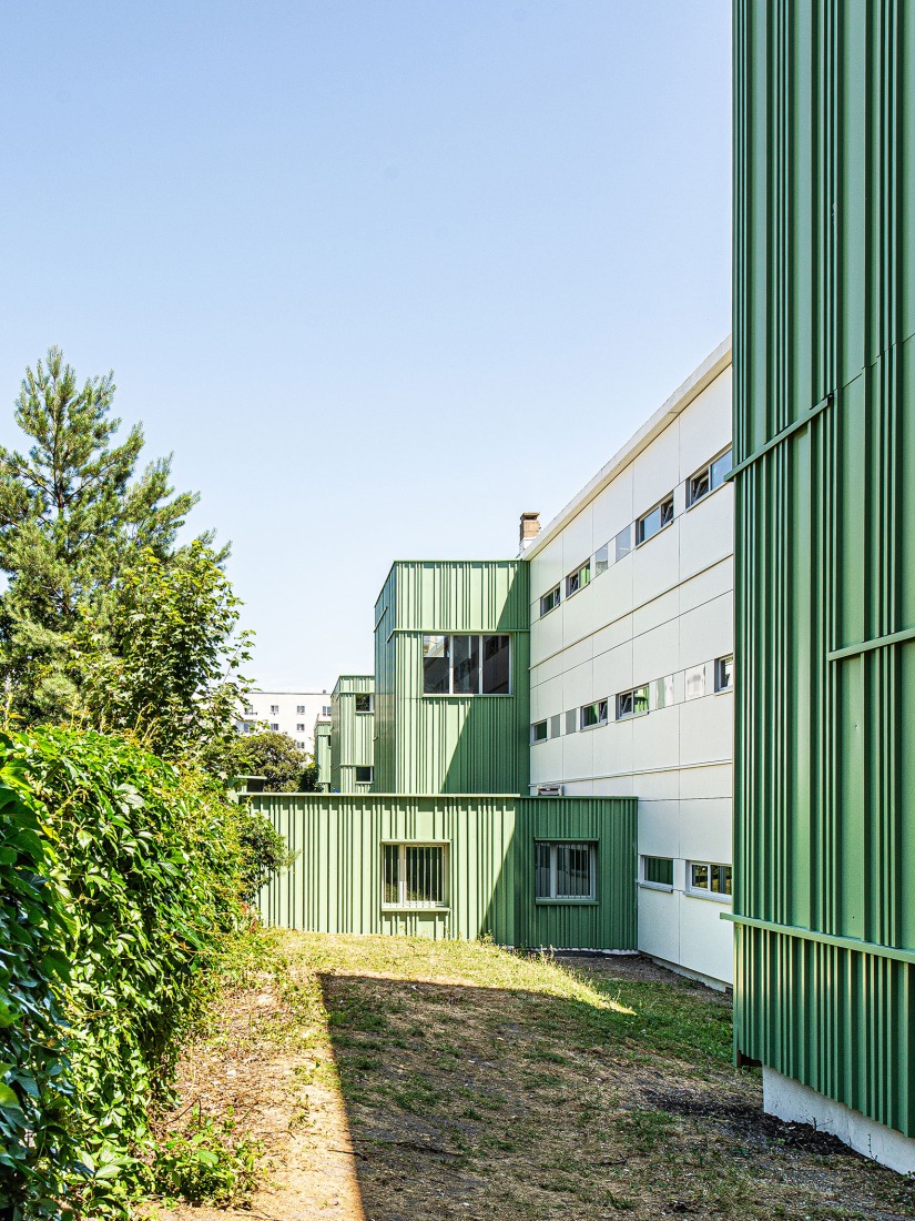 Escuela Marcel Cachin y Centro de Ocio Siloé por Swan architectes. Fotografía por Swan architectes.