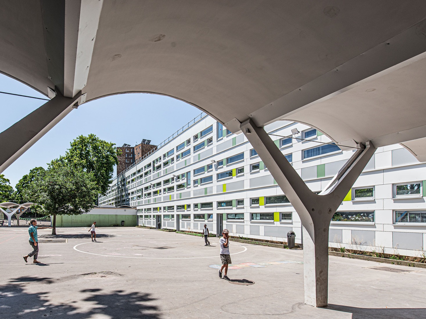 Escuela Marcel Cachin y Centro de Ocio Siloé por Swan architectes. Fotografía por Swan architectes.