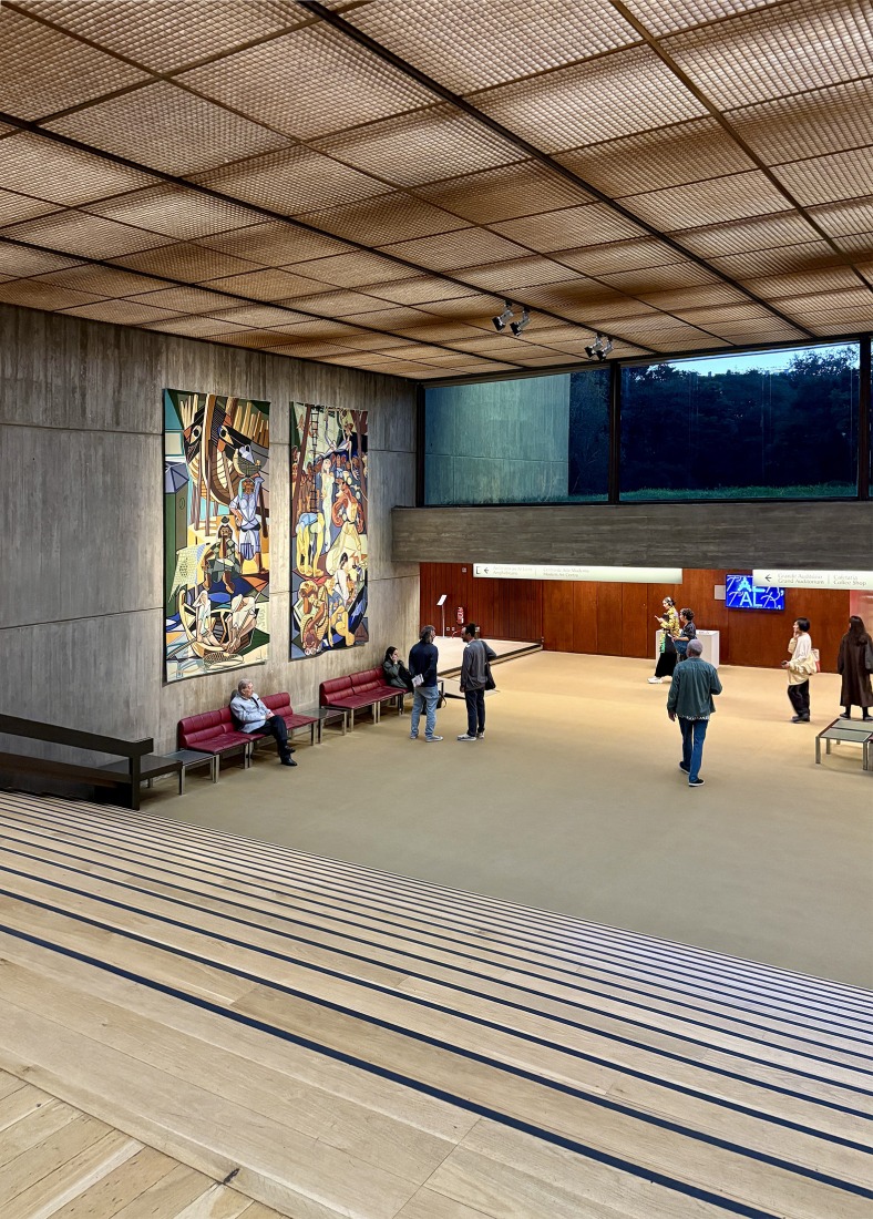 "Talk, Talk, Talk" lecture series at the Calouste Gulbenkian Foundation. 7th Lisbon Architecture Triennial. Photograph by Agustina Berta.