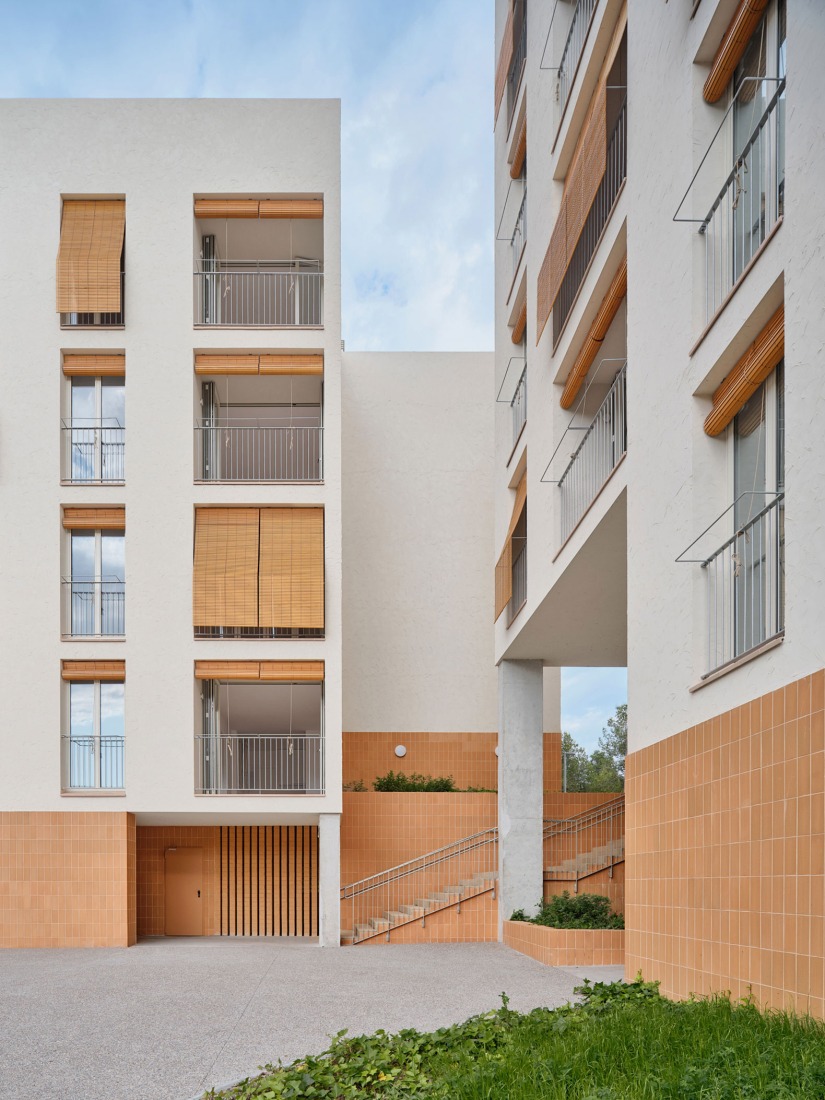 Sustainability and spatial quality. 72 Social Housing in Castelldefels by Carles Enrich Studio. Photograph by Adrià Goula.