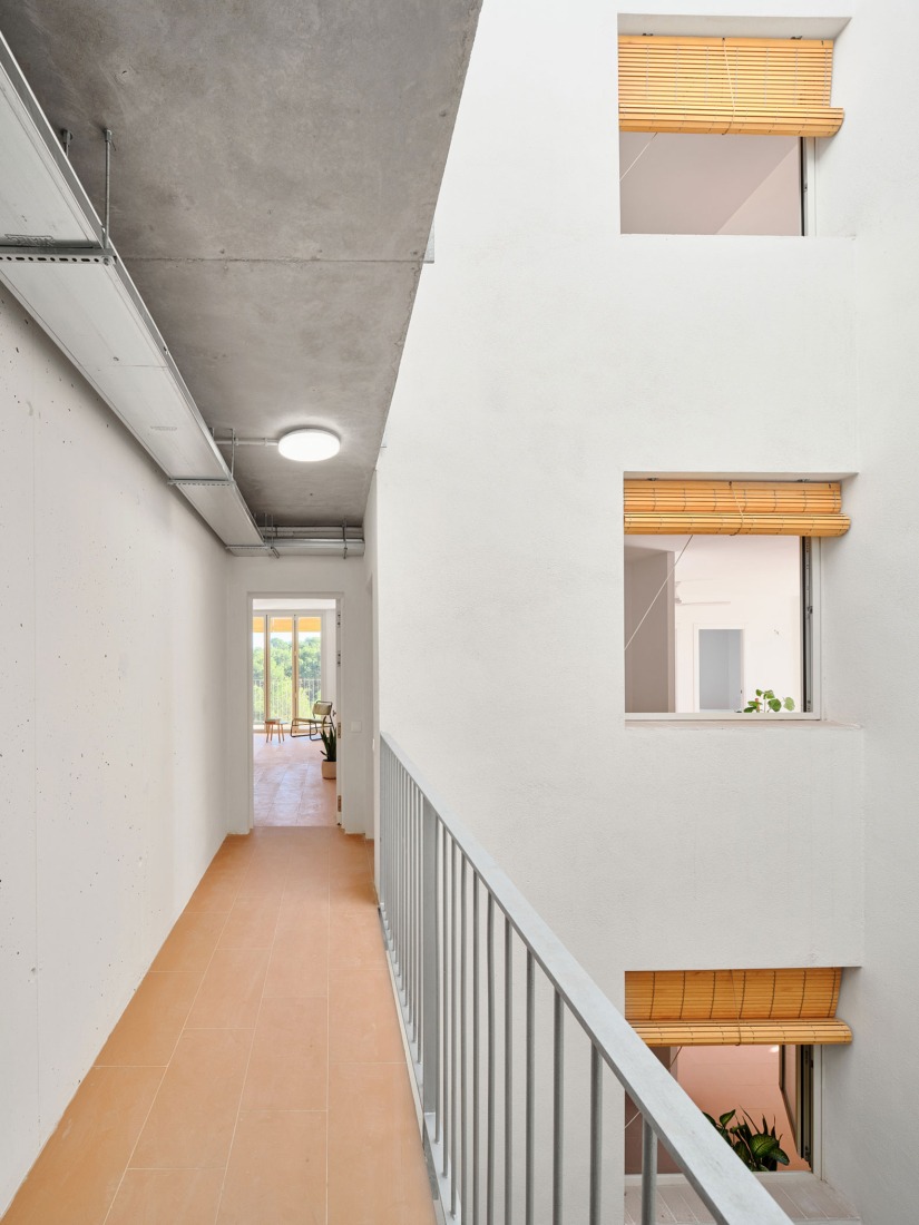 Sustainability and spatial quality. 72 Social Housing in Castelldefels by Carles Enrich Studio. Photograph by Adrià Goula.