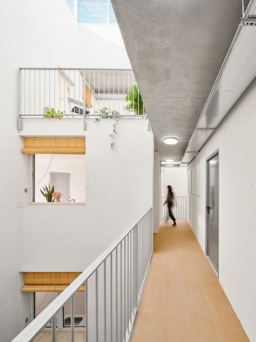 Sustainability and spatial quality. 72 Social Housing in Castelldefels by Carles Enrich Studio. Photograph by Adrià Goula.