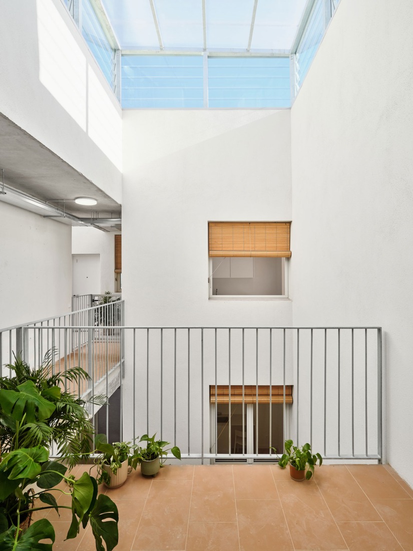 Sustainability and spatial quality. 72 Social Housing in Castelldefels by Carles Enrich Studio. Photograph by Adrià Goula.