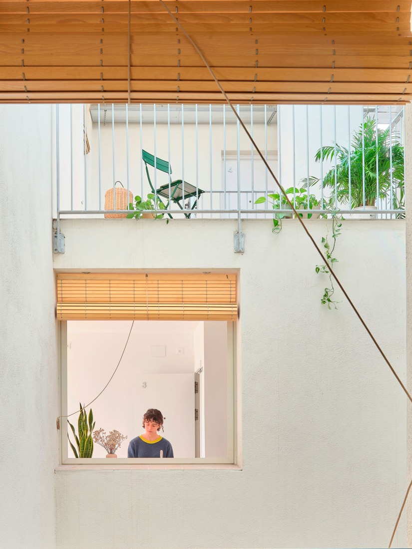 Sustainability and spatial quality. 72 Social Housing in Castelldefels by Carles Enrich Studio. Photograph by Adrià Goula.