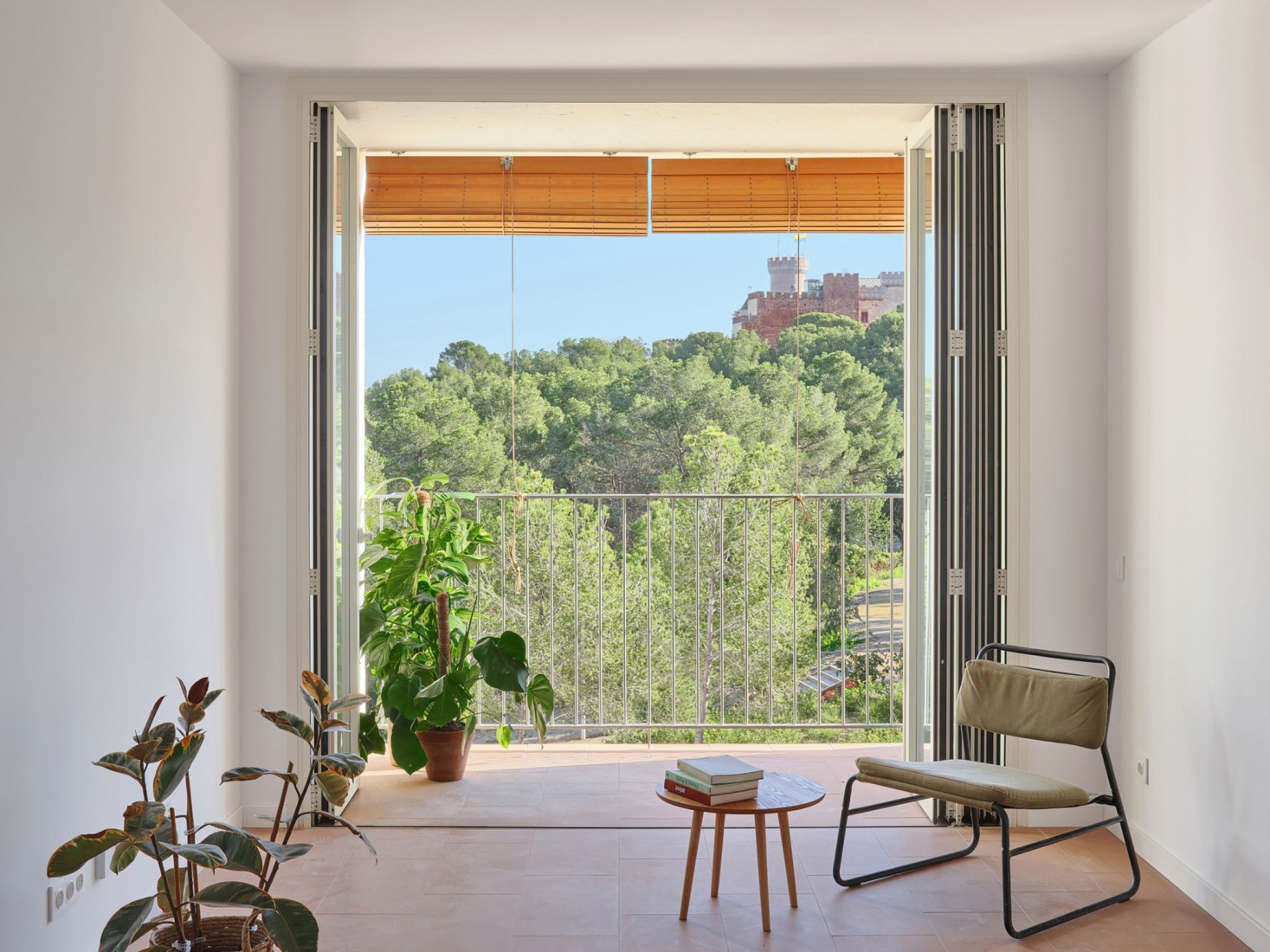 Sustainability and spatial quality. 72 Social Housing in Castelldefels by Carles Enrich Studio. Photograph by Adrià Goula.