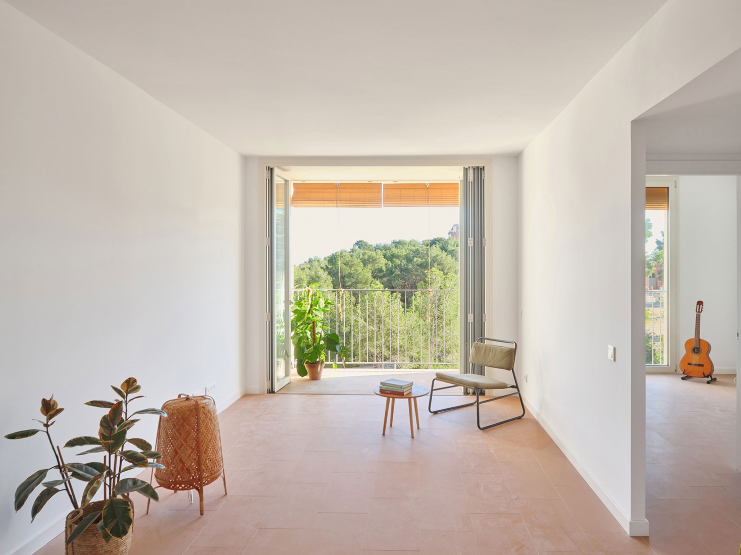 Sustainability and spatial quality. 72 Social Housing in Castelldefels by Carles Enrich Studio. Photograph by Adrià Goula.