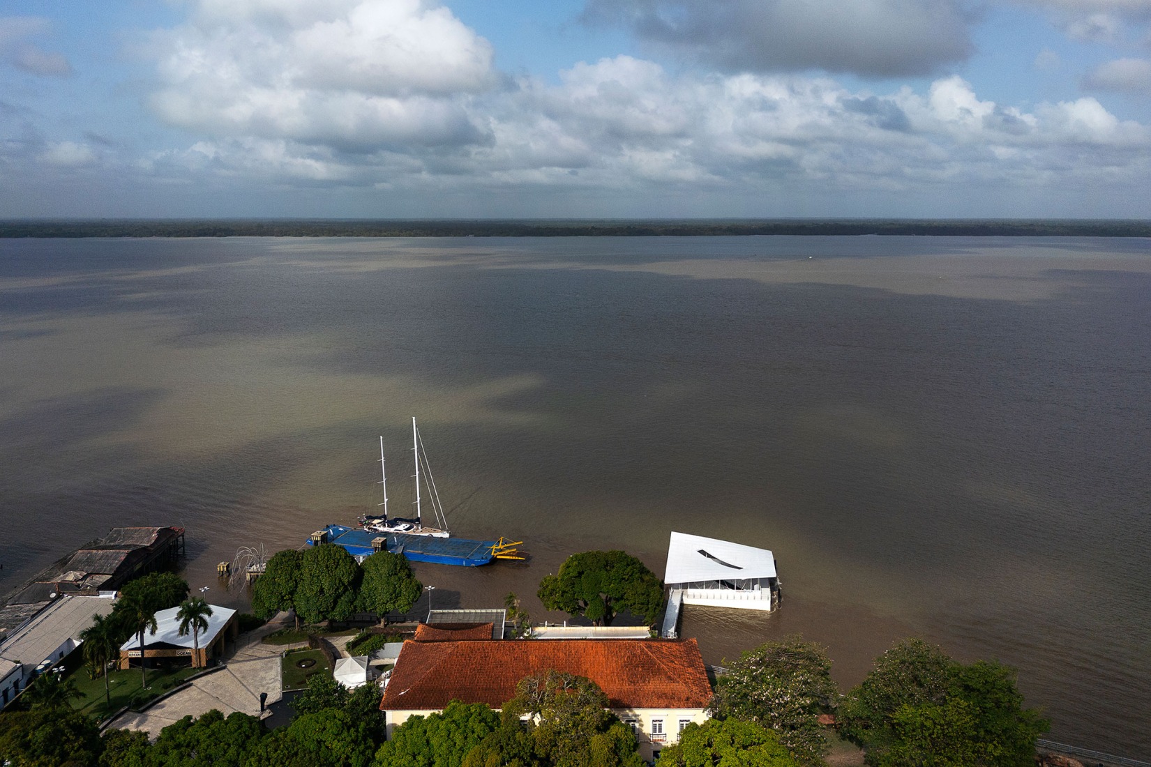 AquaPraça en la COP30 por CRA-Carlo Ratti y Höweler + Yoon. Fotografía por Leonardo Finotti.