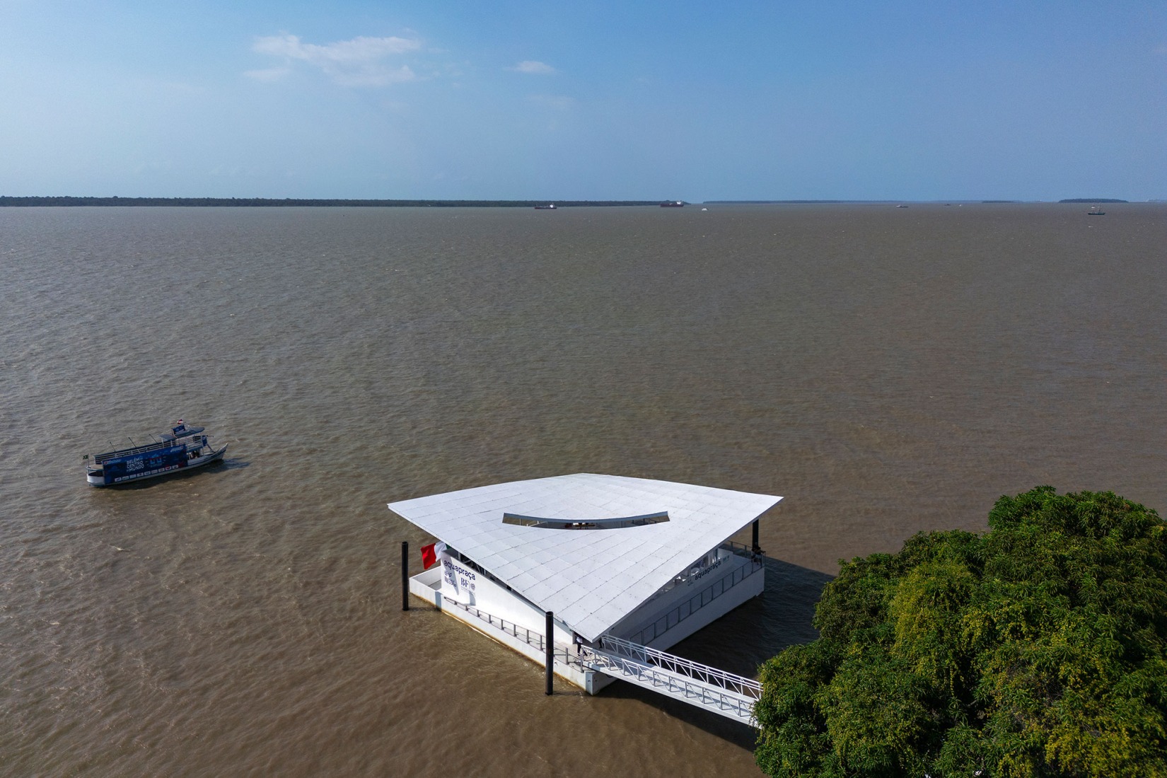 AquaPraça en la COP30 por CRA-Carlo Ratti y Höweler + Yoon. Fotografía por Leonardo Finotti.