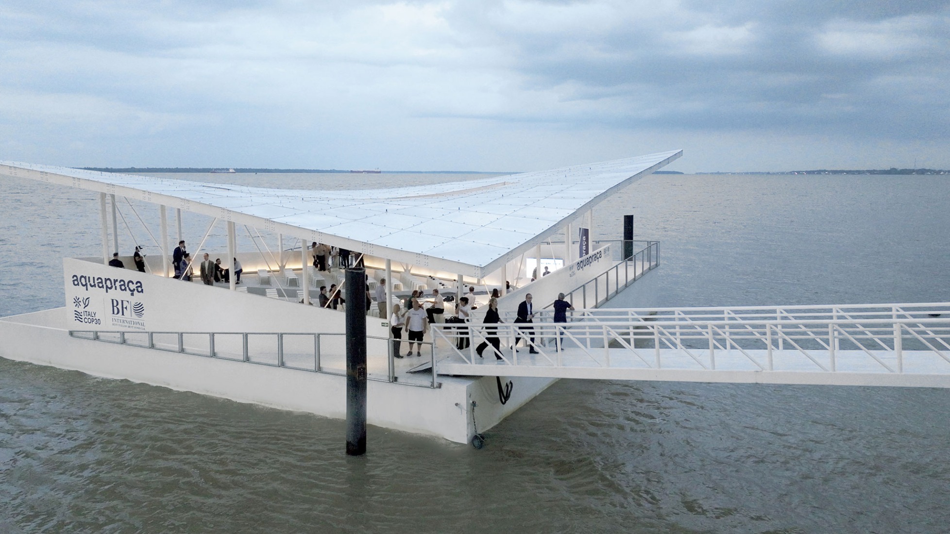 AquaPraça en la COP30 por CRA-Carlo Ratti y Höweler + Yoon. Fotografía por Peter White.