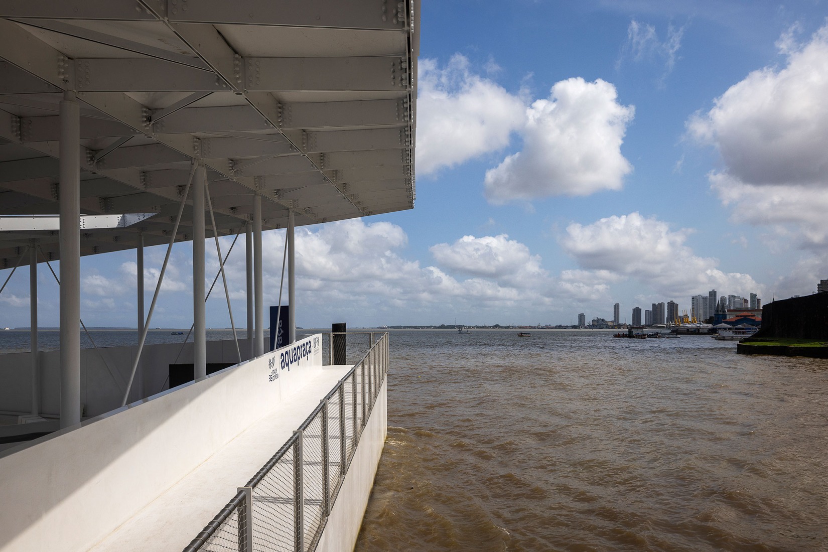 AquaPraça en la COP30 por CRA-Carlo Ratti y Höweler + Yoon. Fotografía por Leonardo Finotti.
