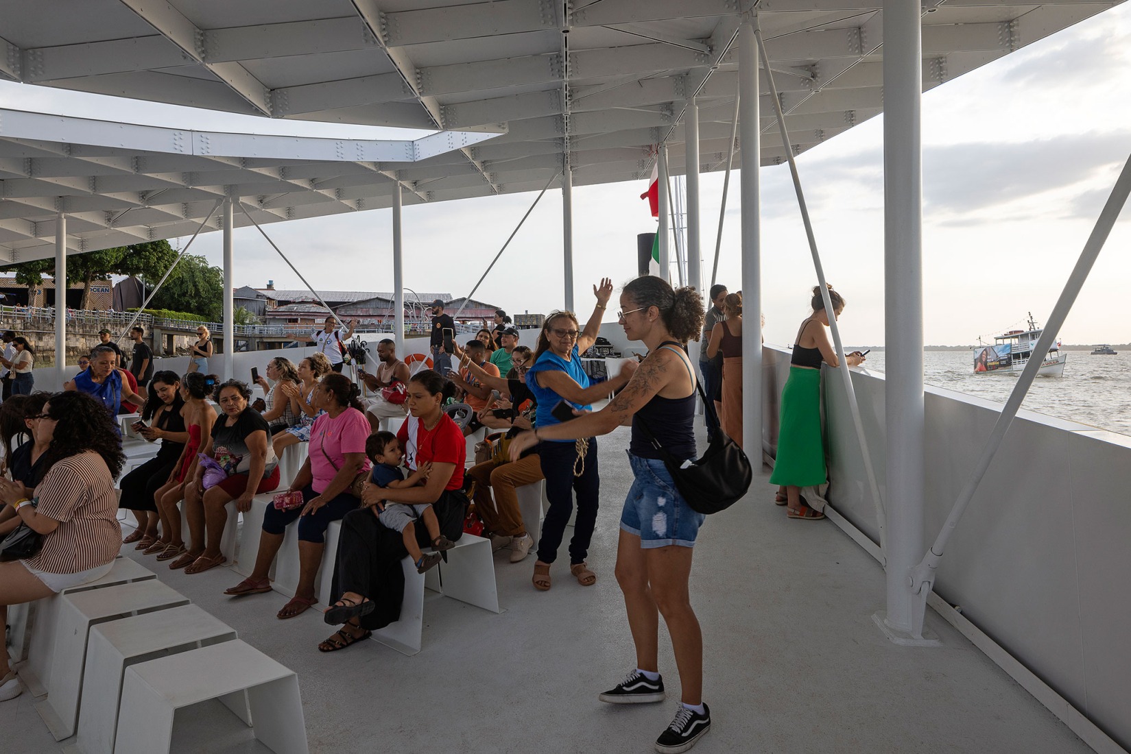 AquaPraça en la COP30 por CRA-Carlo Ratti y Höweler + Yoon. Fotografía por Leonardo Finotti.
