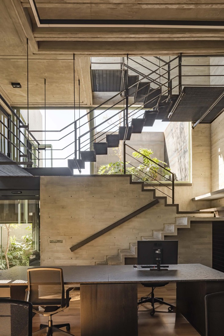 Taller de arquitectura por Di Frenna Arquitectos. Fotografía por Onnis Luque.