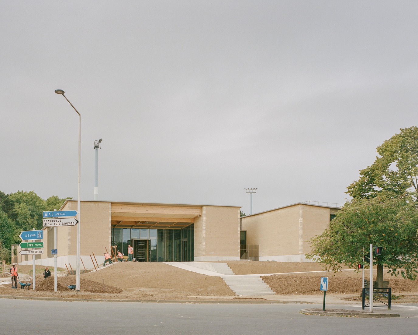 Centro Infantil y Deportivo Parc des Loges por Hemaa Architectes. Fotografía por Charles Bouchaid.