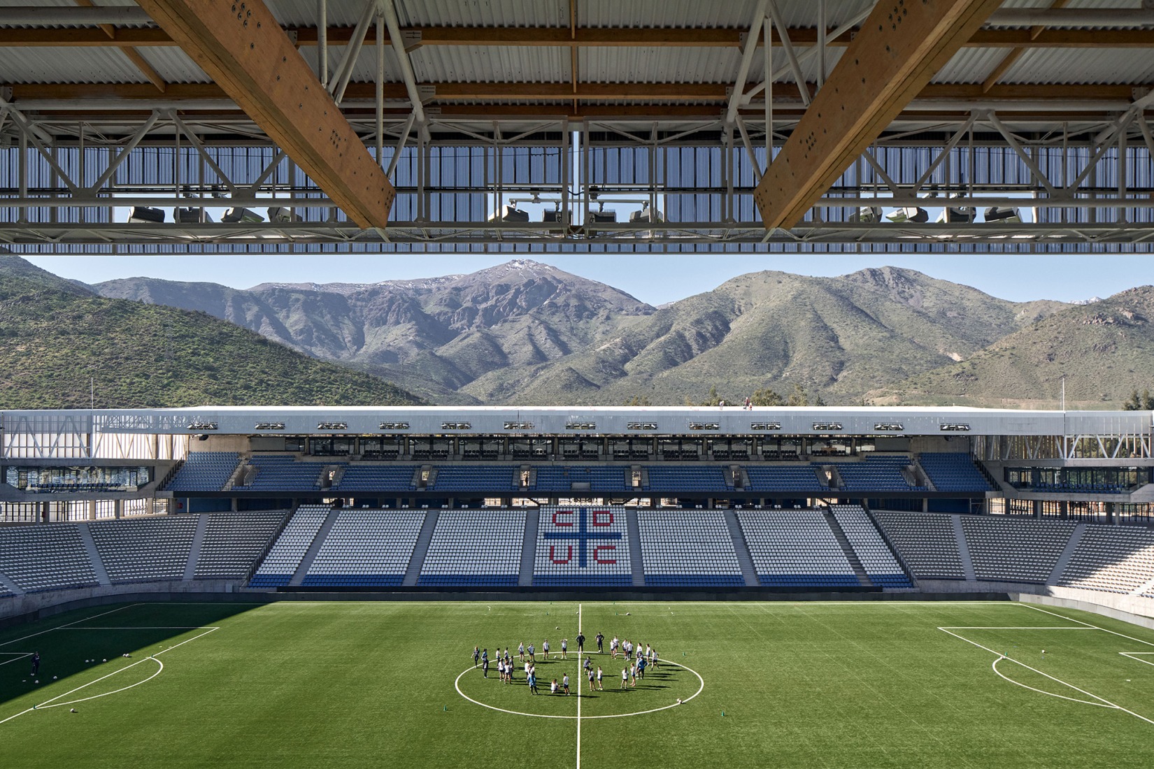 Proyecto de Modernización del Estadio de Universidad Católica por IDOM. Fotografía por Cristóbal Palma.