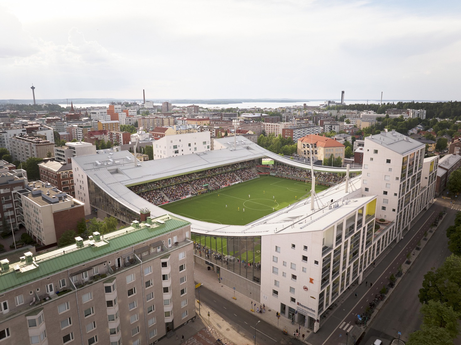 Estadio Tammela por JKMM Architects. Fotografía por Tuomas Uusheimo.