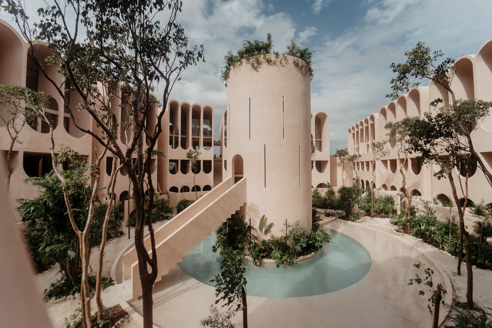 Un complejo regenerativo. Babel por V Taller. Fotografía por Spaces by Conie.