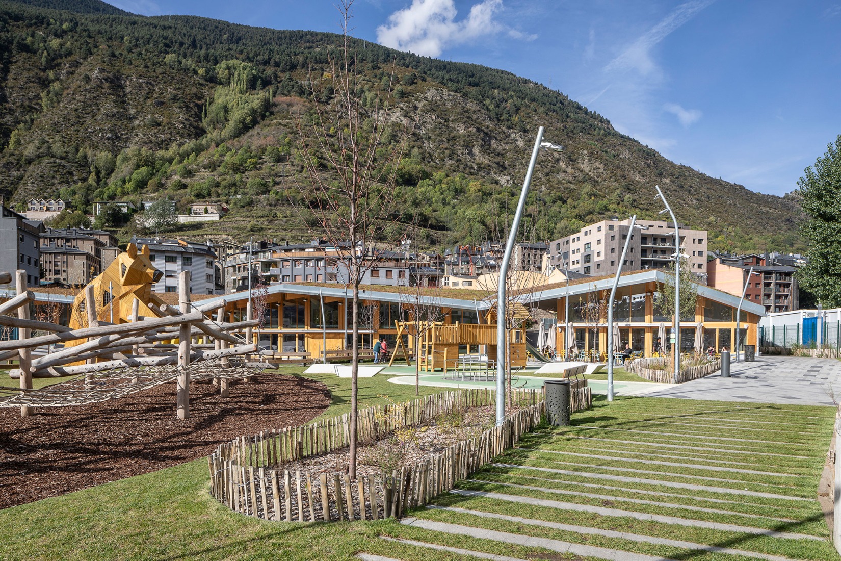 Parc de l’Ossa por Altura arquitectes. Fotografía por Rafael Vargas.