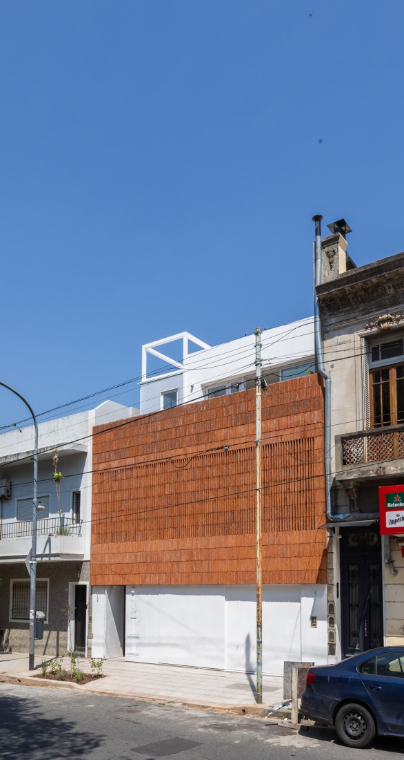 A1486, single-family home in Chacarita by Arqtipo. Photograph by Israel Caire.