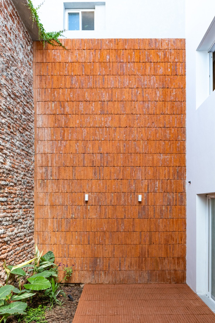 A1486, single-family home in Chacarita by Arqtipo. Photograph by Israel Caire.