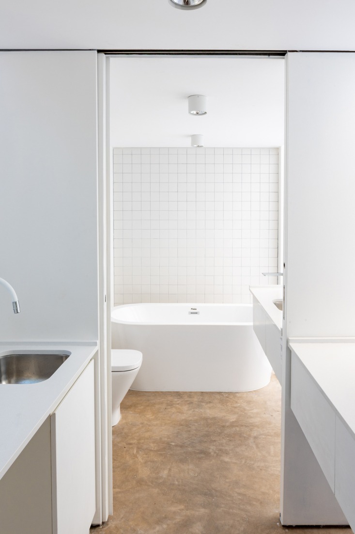 A1486, single-family home in Chacarita by Arqtipo. Photograph by Israel Caire.