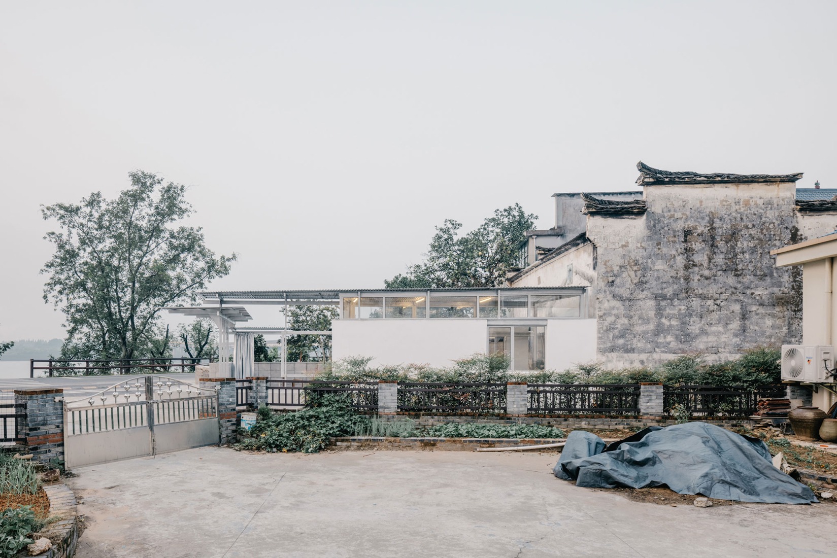 Visitor centre - Longyou / tourist centre by Atelier tao+c. Photograph by Wen Studio.
