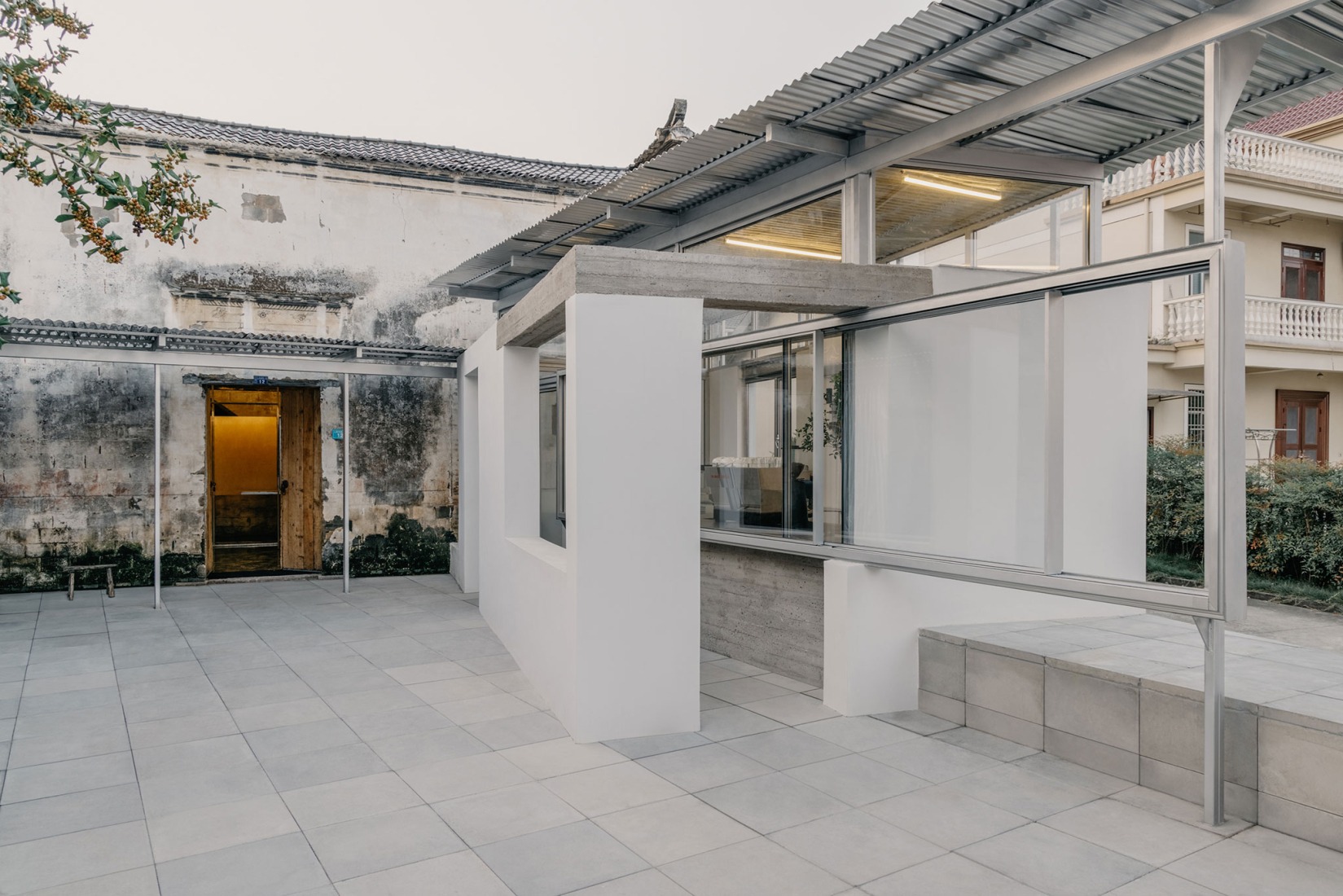 Visitor centre - Longyou / tourist centre by Atelier tao+c. Photograph by Wen Studio.