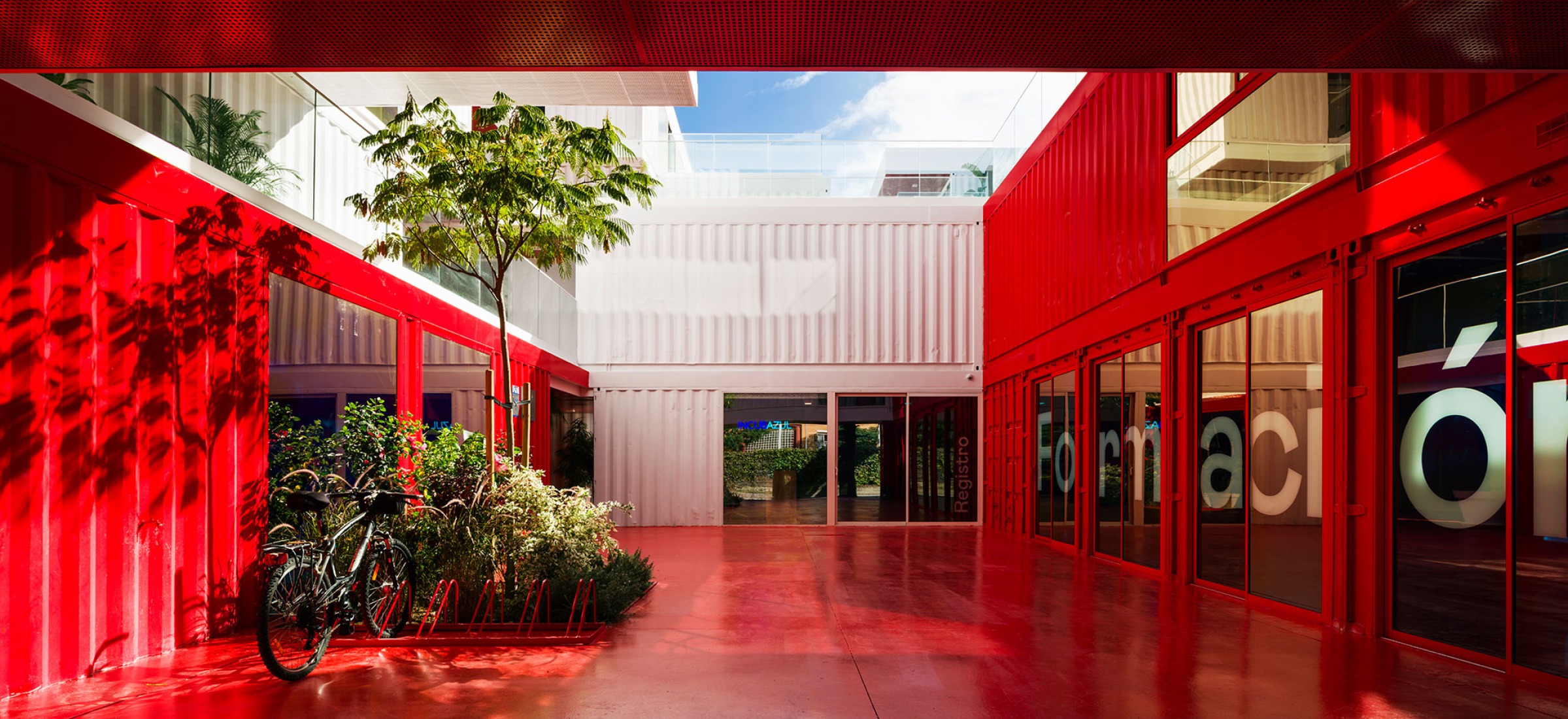 Zona base - Incubazul by Carquero Arquitectura. Photograph by Jesús Granada. 