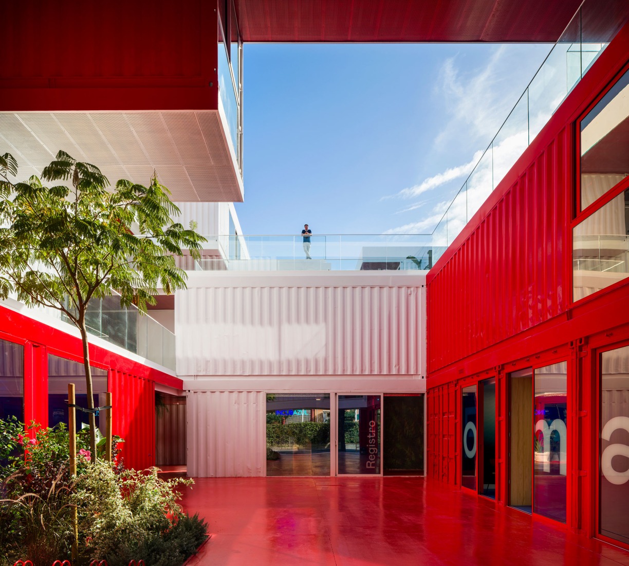 Zona base - Incubazul by Carquero Arquitectura. Photograph by Jesús Granada. 