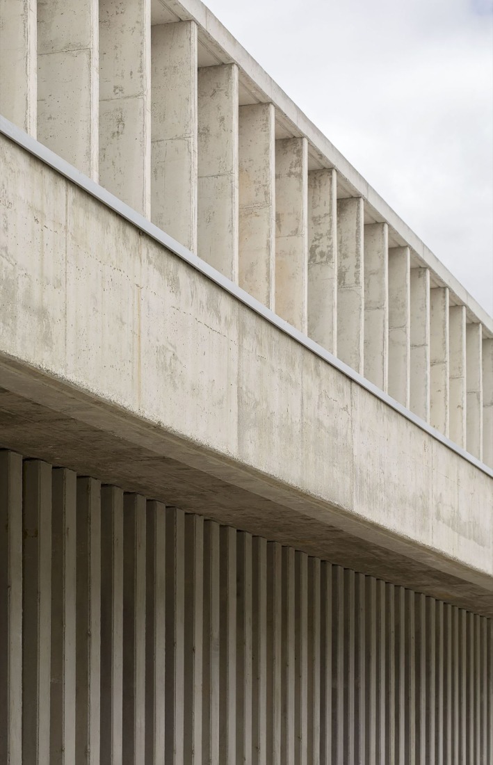 CEIP Malpartida por Tenor + Paradigma Estudio + Buró4 + Gabriel Verd Arquitectos. Fotografía por Del Rio Bani.