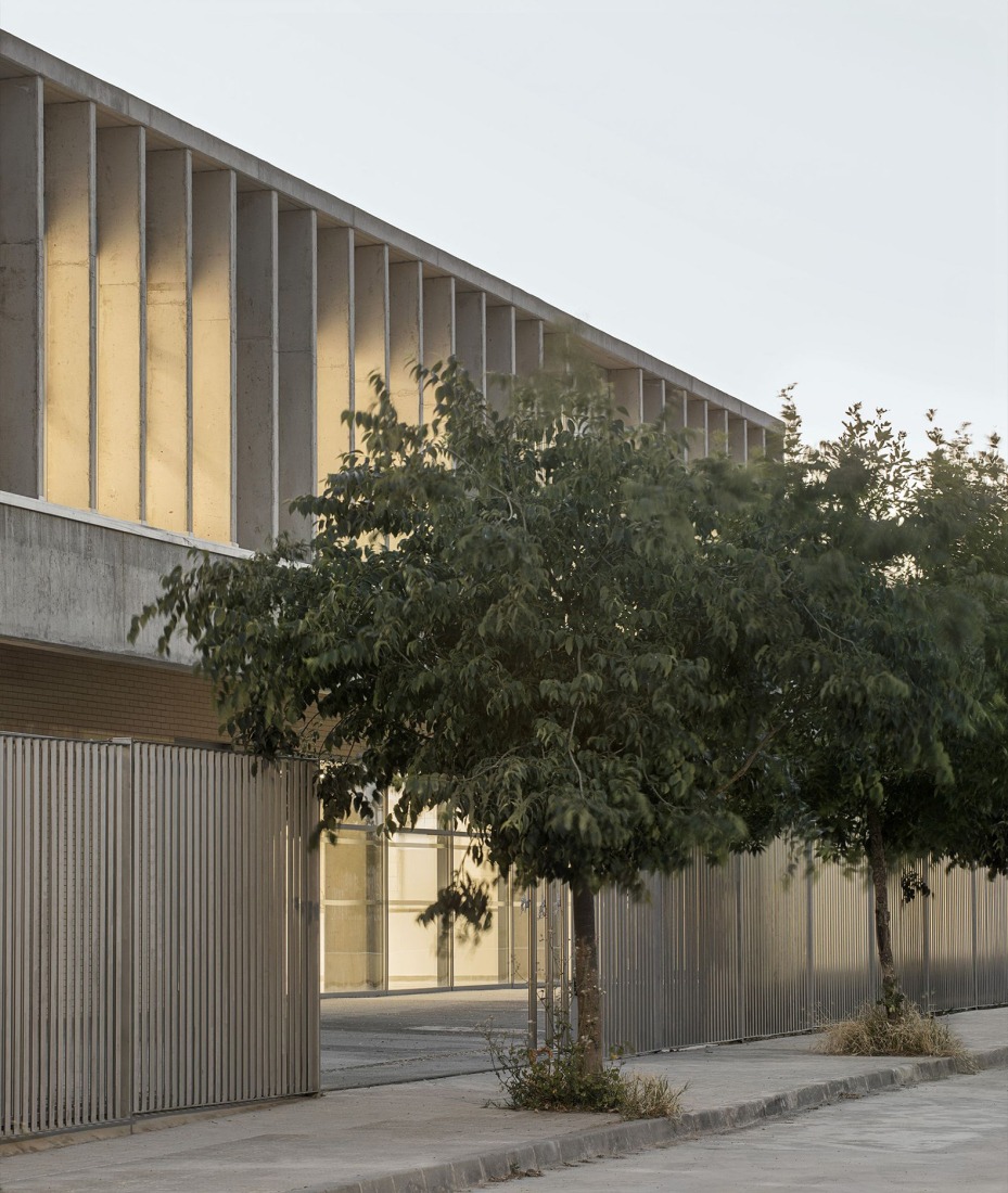 CEIP Malpartida por Tenor + Paradigma Estudio + Buró4 + Gabriel Verd Arquitectos. Fotografía por Del Rio Bani.