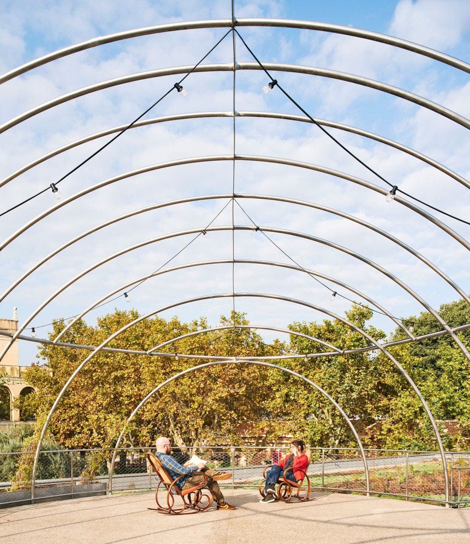 Ampliación de la biblioteca Santa Oliva por Coll-Leclerc. Fotografía por José Hevia. 