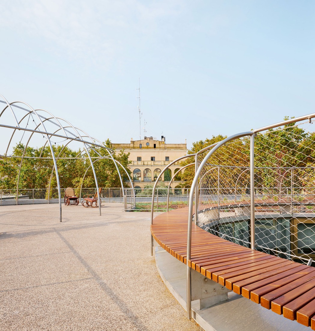 Ampliación de la biblioteca Santa Oliva por Coll-Leclerc. Fotografía por José Hevia. 