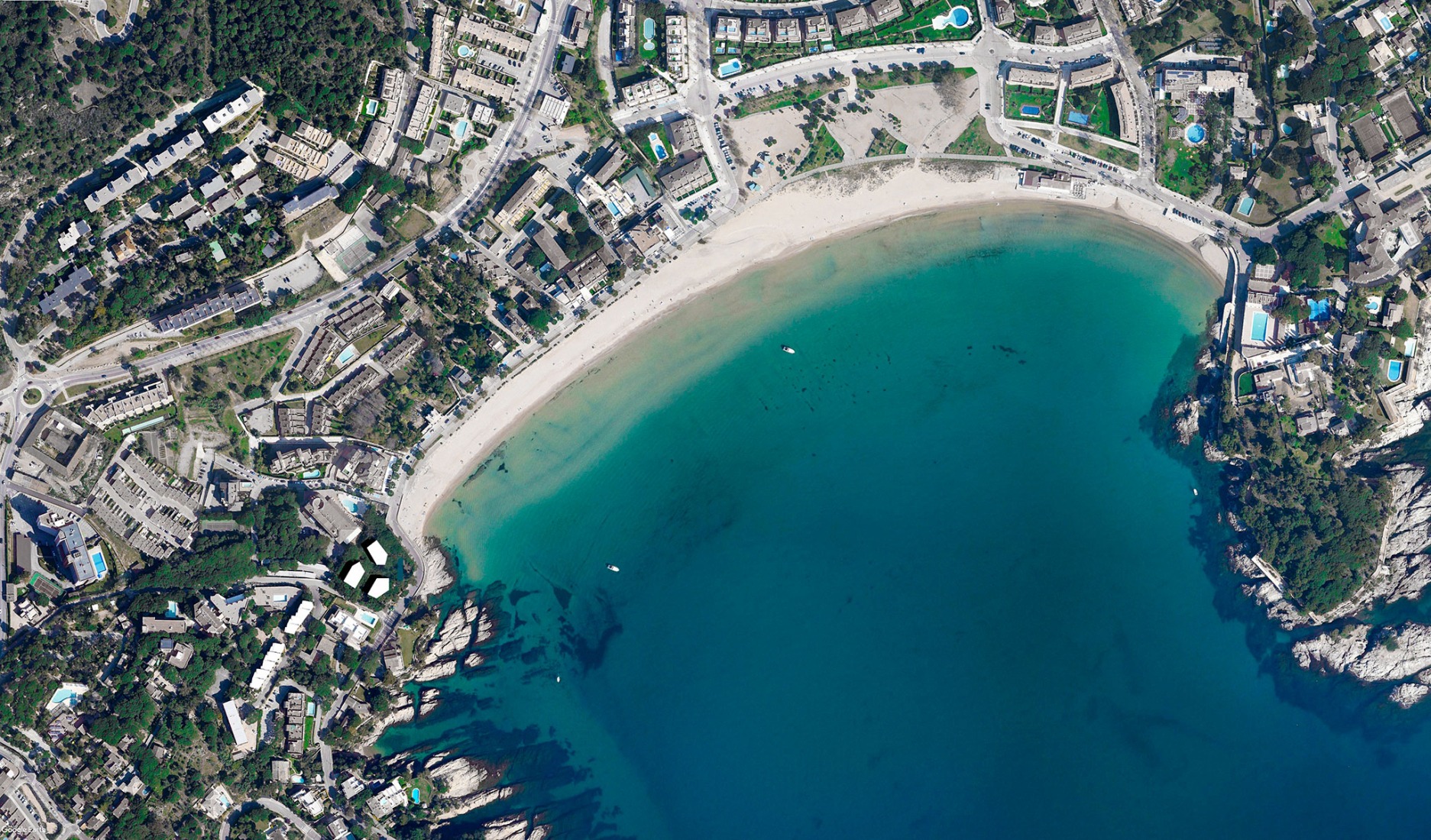 «SA Caleta» por FGA Arquitectes, Jaime Prous Architects y Pineda Monedero. Fotografía por Adrià Goula.  