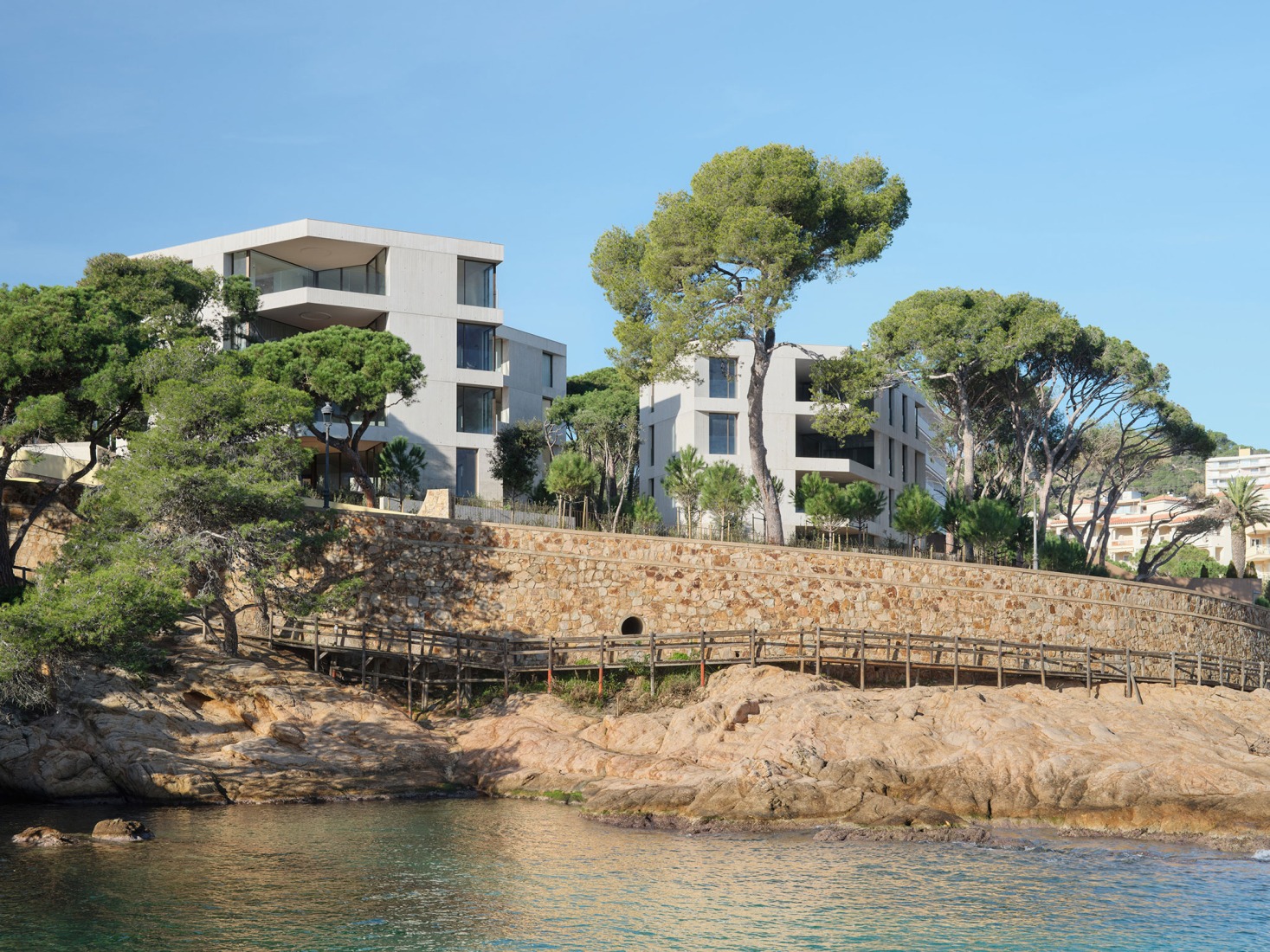 «SA Caleta» por FGA Arquitectes, Jaime Prous Architects y Pineda Monedero. Fotografía por Adrià Goula.  