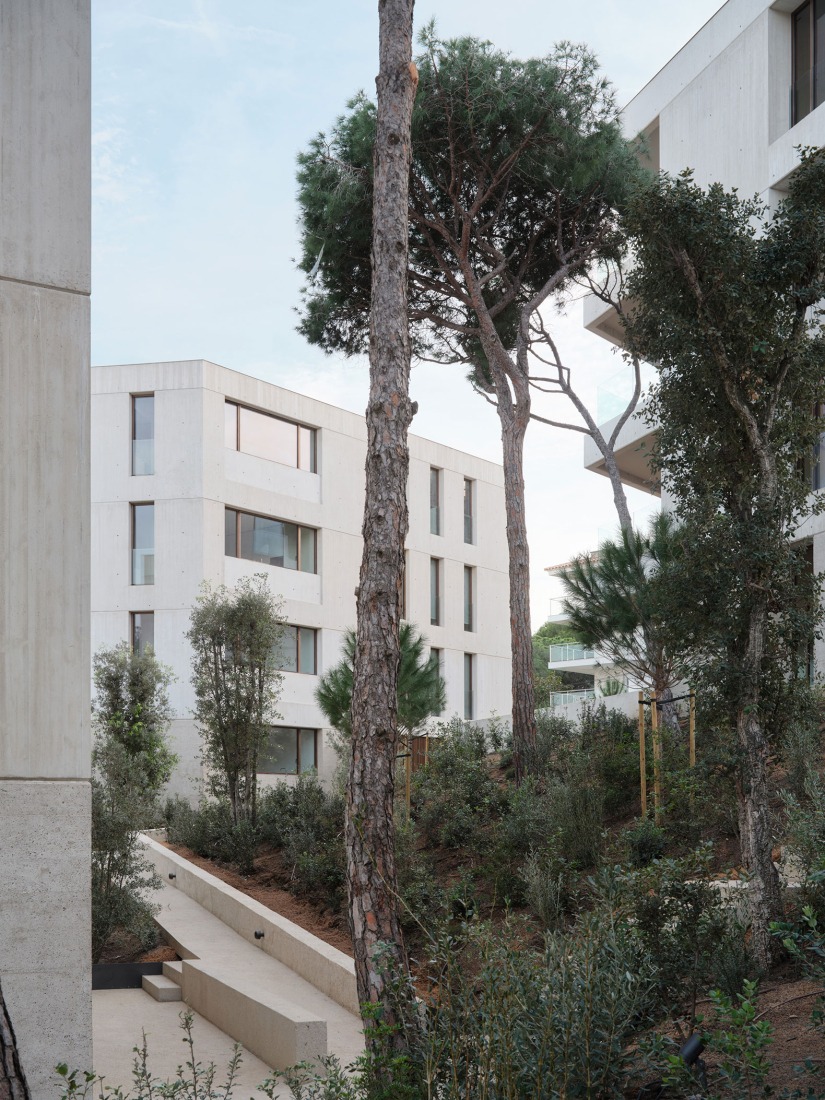 «SA Caleta» por FGA Arquitectes, Jaime Prous Architects y Pineda Monedero. Fotografía por Adrià Goula.  