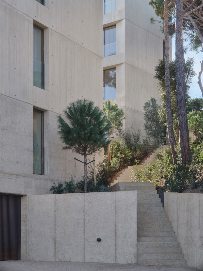 «SA Caleta» por FGA Arquitectes, Jaime Prous Architects y Pineda Monedero. Fotografía por Adrià Goula.  